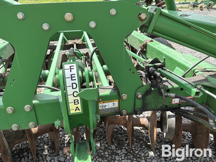 john-deere-2623-image-13