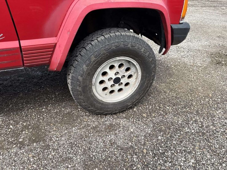 1996-jeep-cherokee-image-8