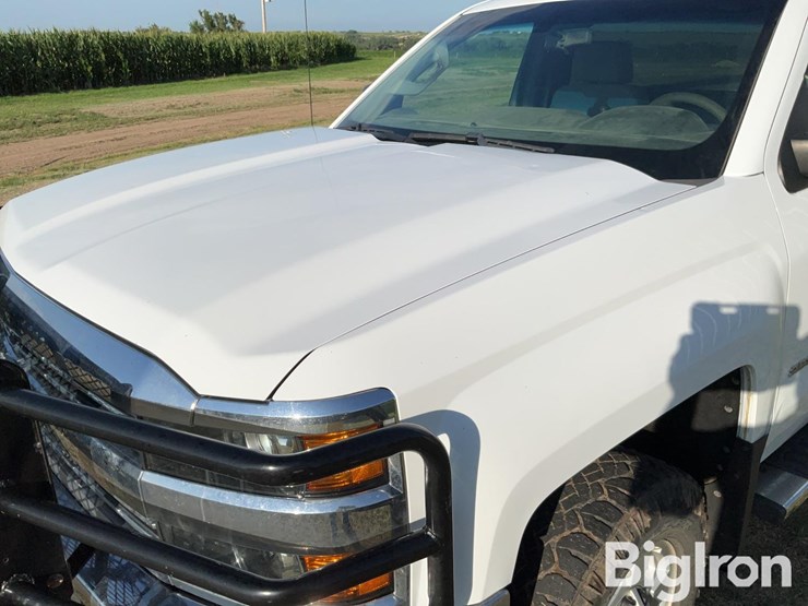 2018-chevrolet-silverado-2500hd-image-17
