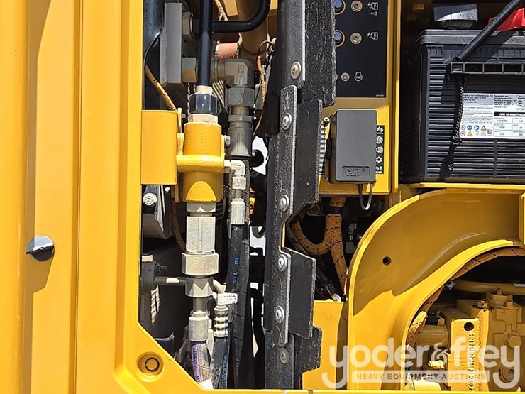2016-caterpillar-140m3-awd-image-49