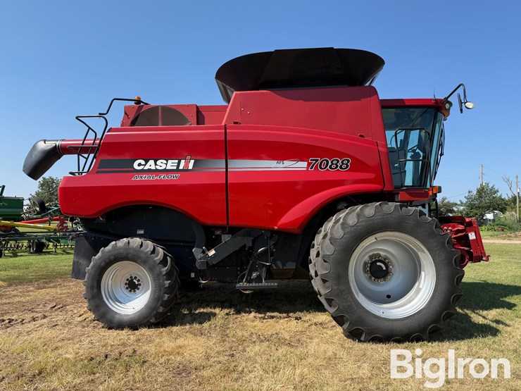 2011-case-ih-7088-image-4