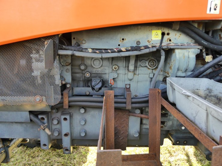 2015-kubota-m135gx-image-10
