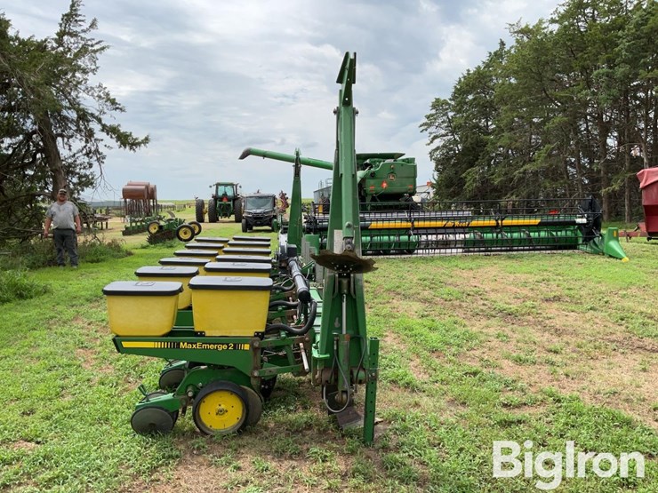 john-deere-12-image-4