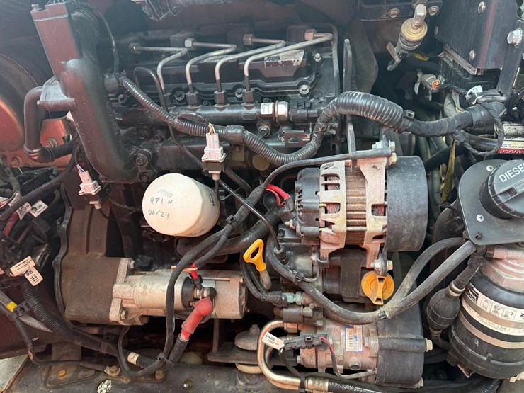 2021-bobcat-s590-image-14