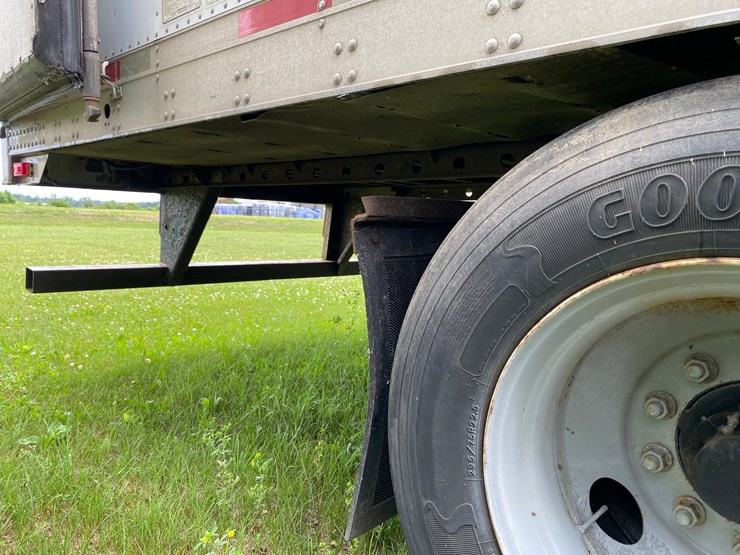 2005-utility-3000r-reefer-image-24