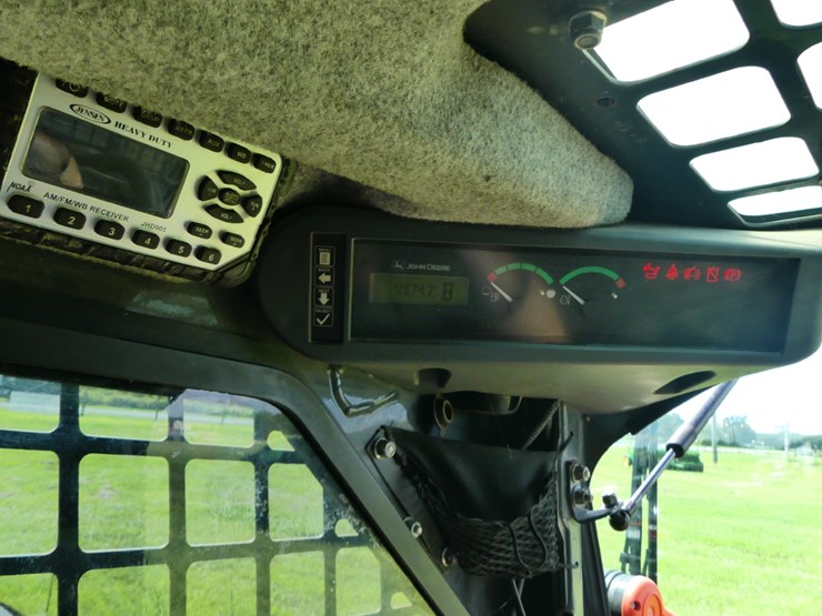 deere-317g-image-18