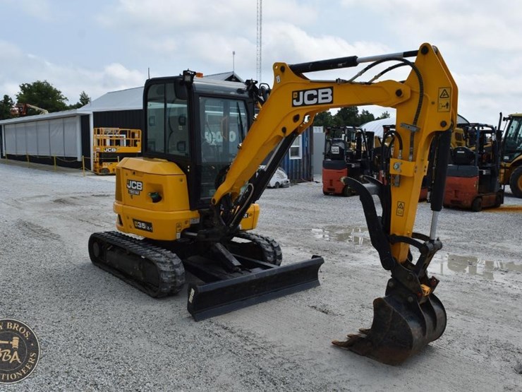 2024-jcb-35z-1-image-16