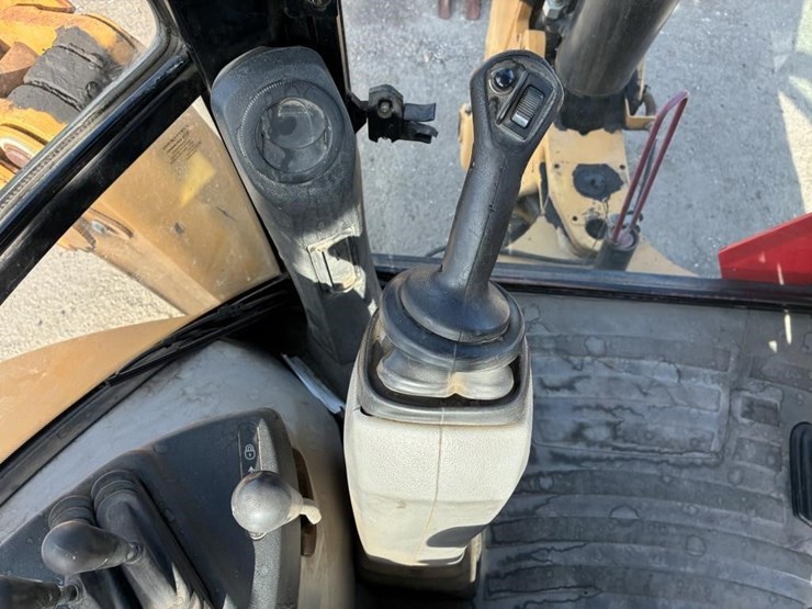 2008-caterpillar-430e-image-30