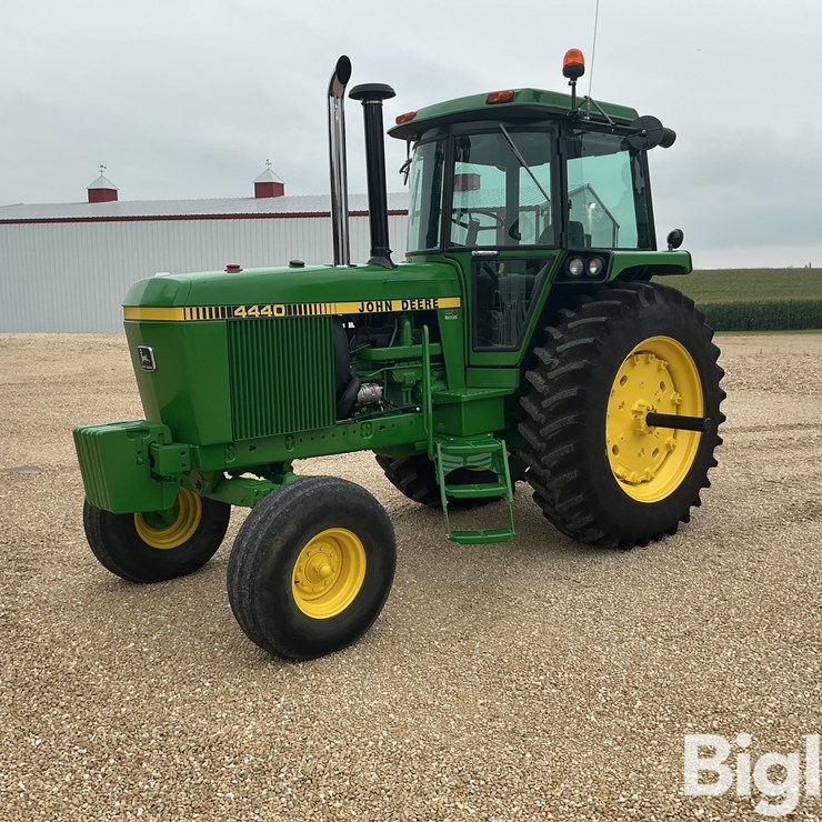 JOHN DEERE 4440