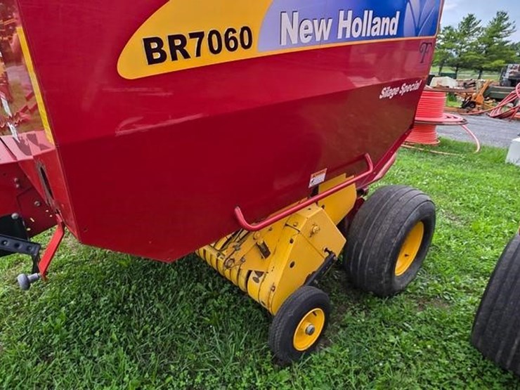 new-holland-br7060-image-15
