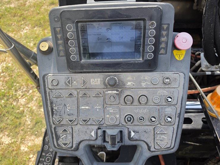 caterpillar-ap-1055f-image-17