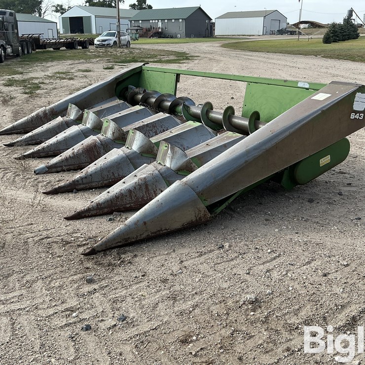 JOHN DEERE 643