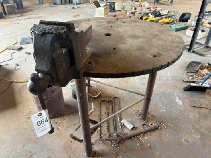 40"-d-steel-shop-table-w/vice-image-6
