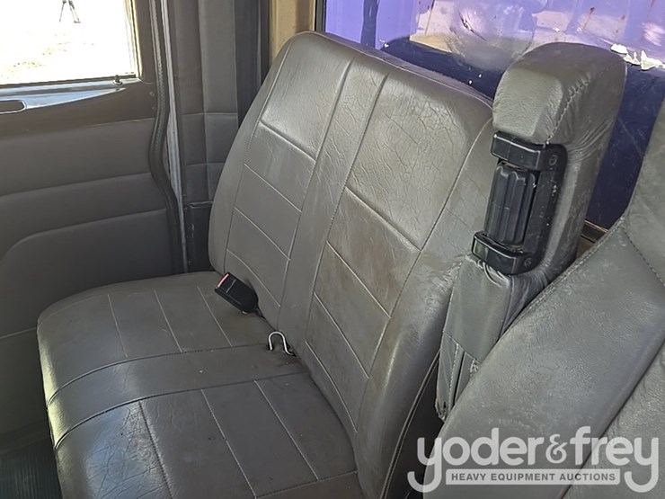 2005-peterbilt-357-image-65