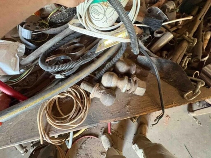 contents-of-northwest-wall-image-7