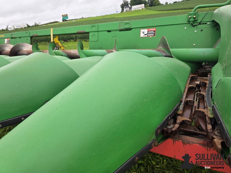 2012-john-deere-608c-image-11