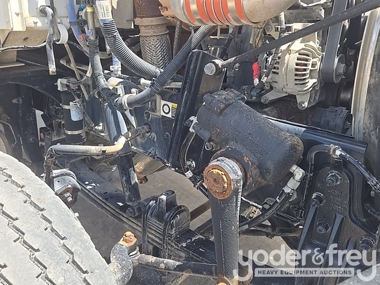 2018-peterbilt-348-image-58