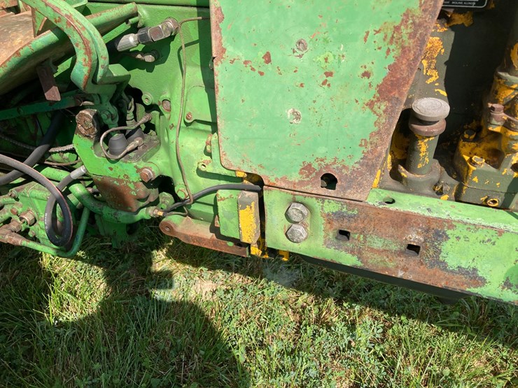 john-deere-3020-image-17