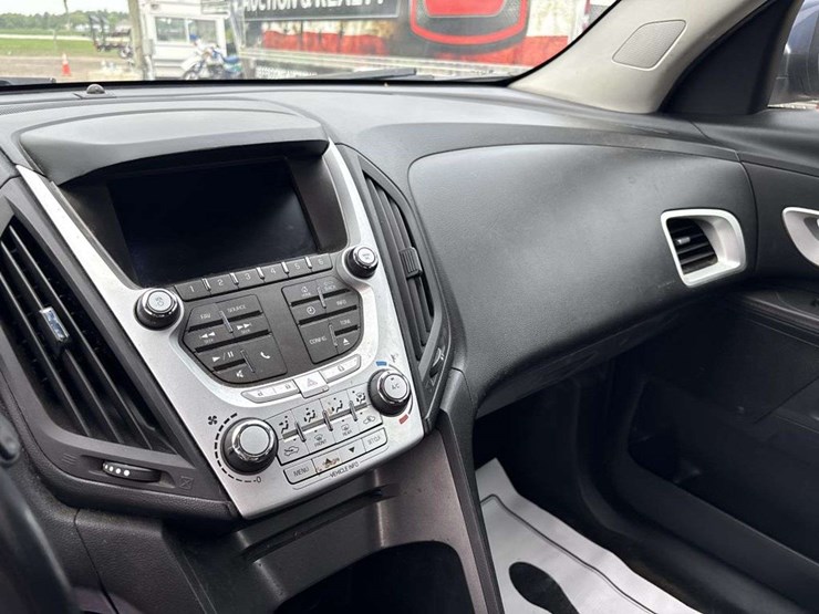 2014-chevrolet-equinox-image-17