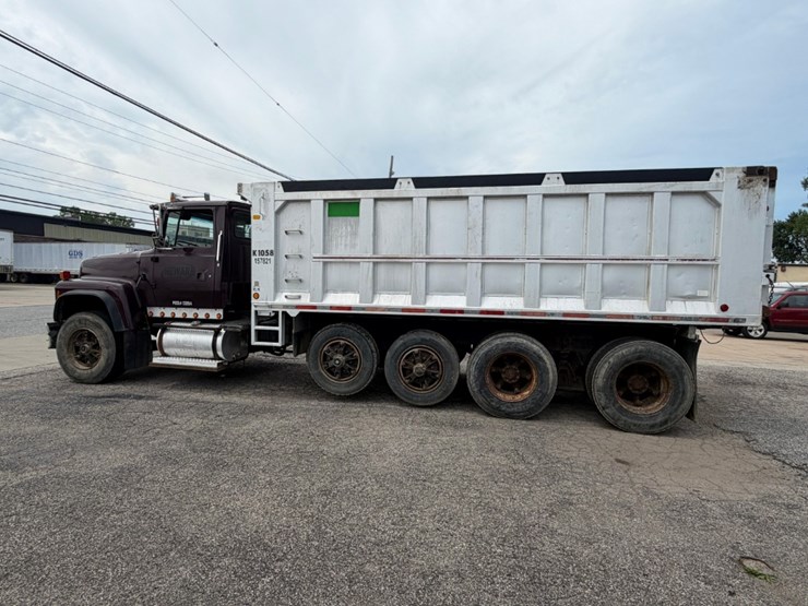 1997-ford-lt9000-image-4