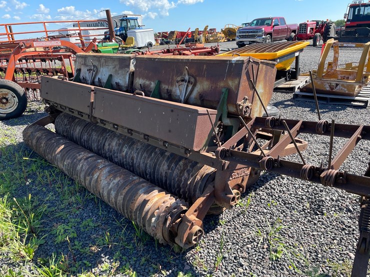 #640-•-brillion-300-seeder-(mason,-wi)-image-5