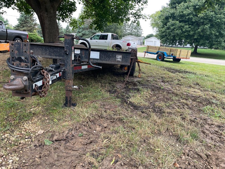 #415-•-2006-butler-tandem-axle-tilt-deck-trailer-(has-wi-title)-(sun-prairie,-wi)-image-2