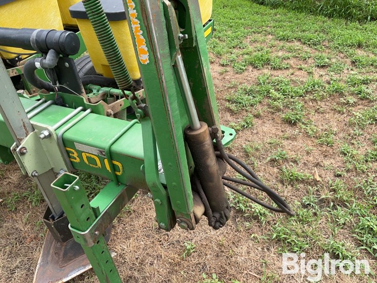 john-deere-12-image-17