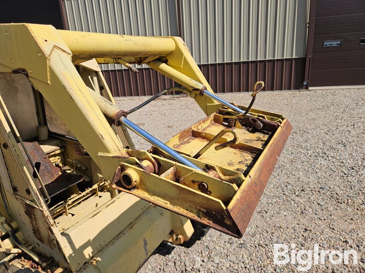 new-holland-l775-image-10