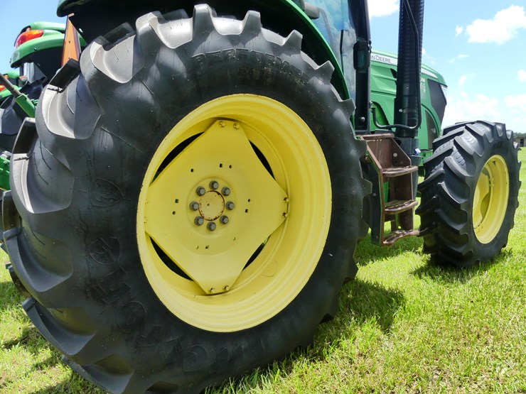 john-deere-6125m-image-6