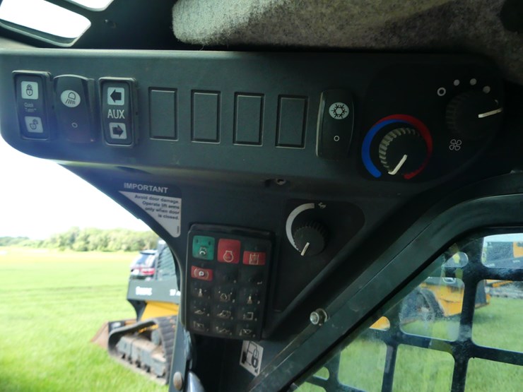 deere-317g-image-17