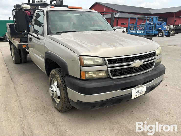 2006-chevrolet-3500-image-12