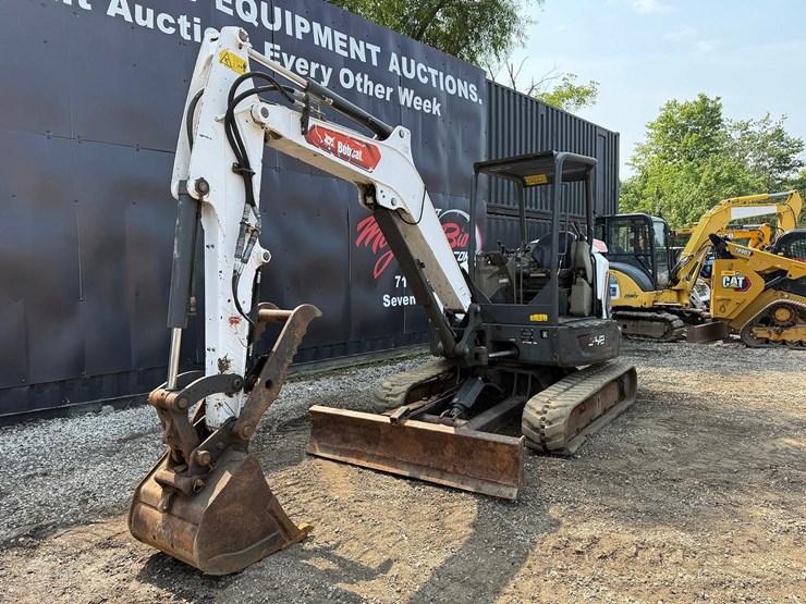 2021-bobcat-e42-image-7