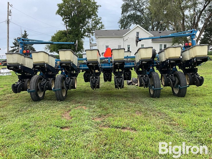 2000-kinze-2000-image-6