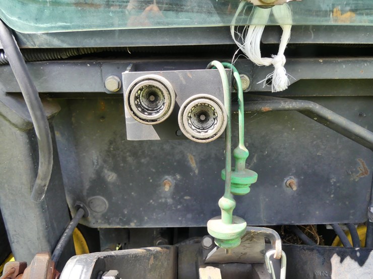 john-deere-3520-image-7