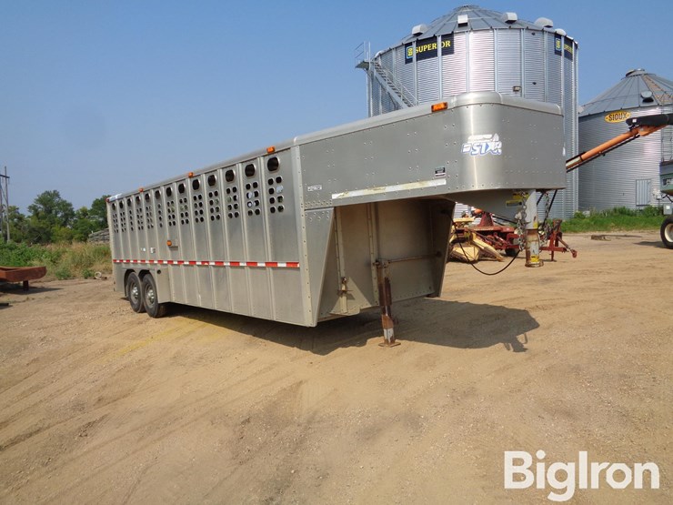 2002-wilson-livestock-trailer-image-3