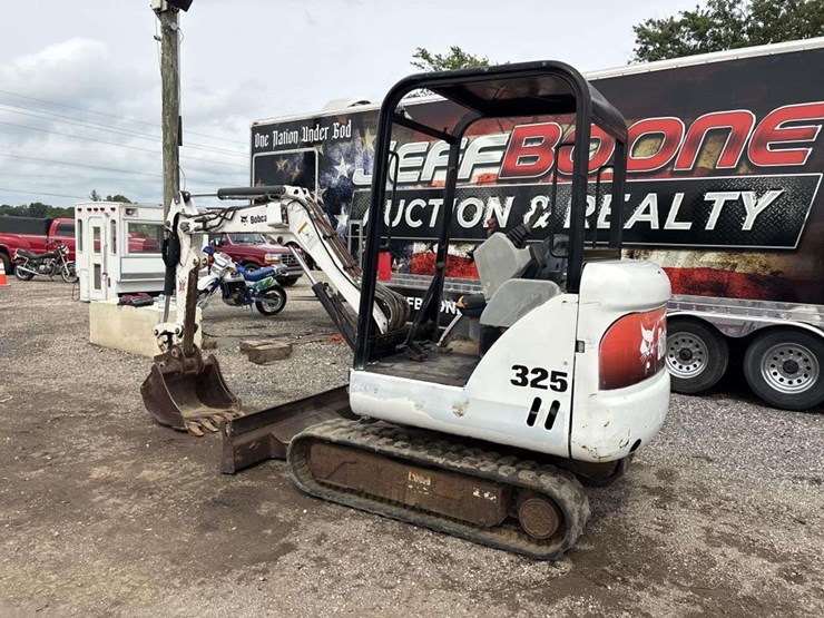 bobcat-325-image-2