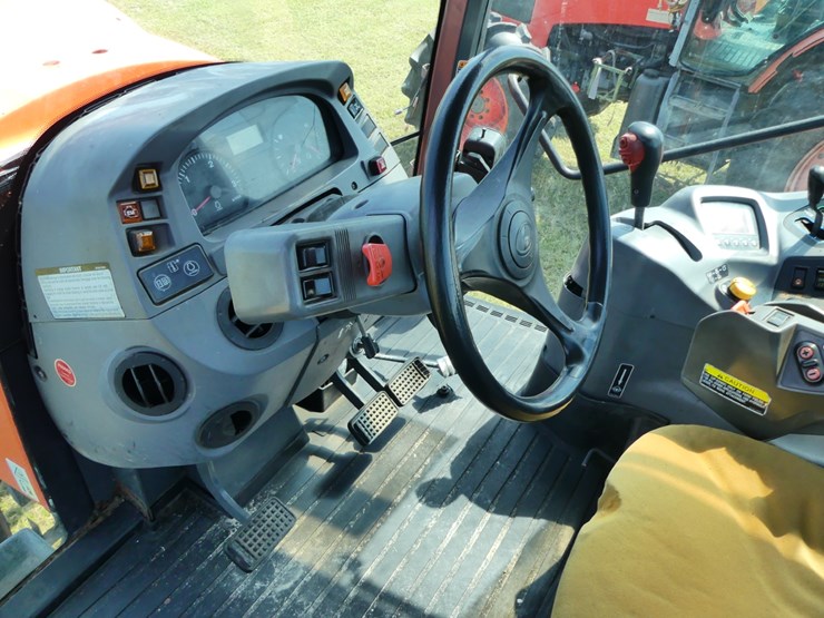 2015-kubota-m135gx-image-15