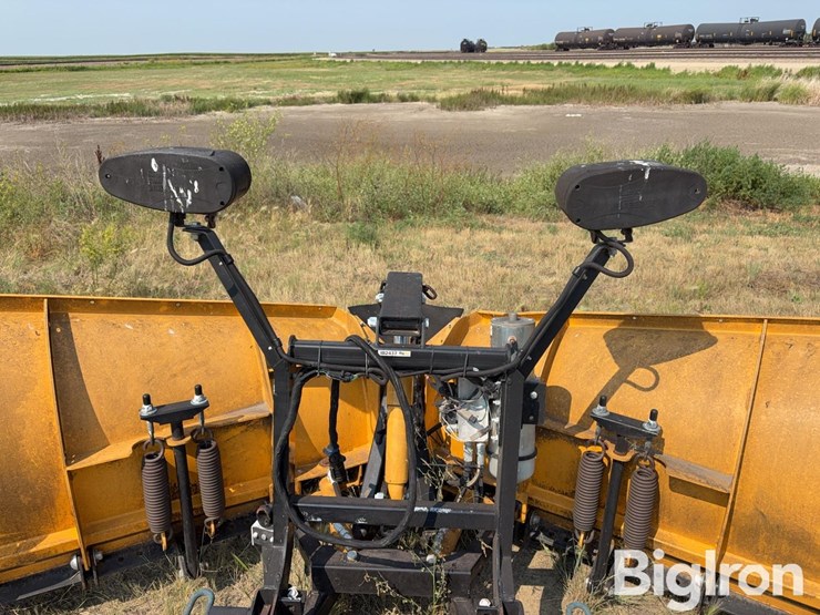 meyers-super-v-snowplow-image-17