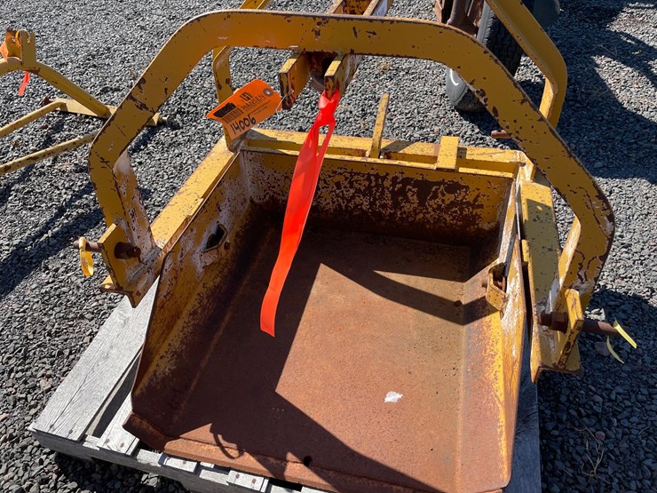 #639-•-king-kutter-3-pt-reversible-dirt-scoop-(mason,-wi)-image-8