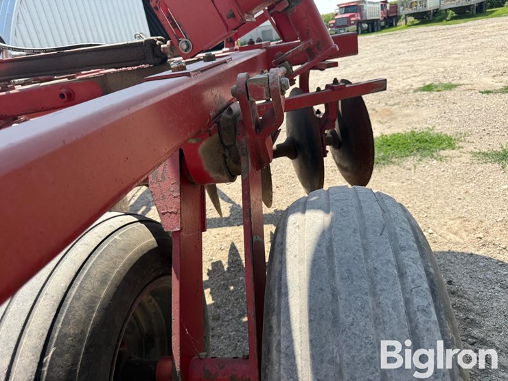 massey-ferguson-820-image-19