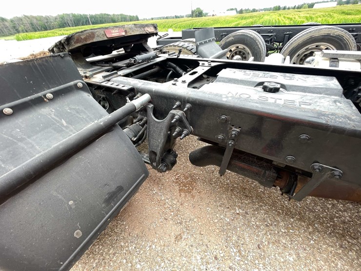 #108-•-2020-international-semi-tractor-(has-wi-title)-(denmark,-wi)-image-35