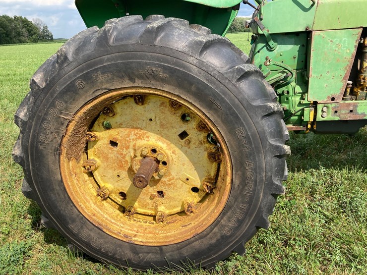 john-deere-3020-image-16