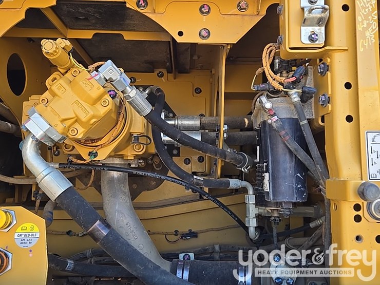 2019-caterpillar-336-image-40