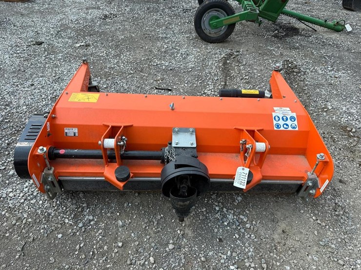 2016-kubota-f2680-image-1
