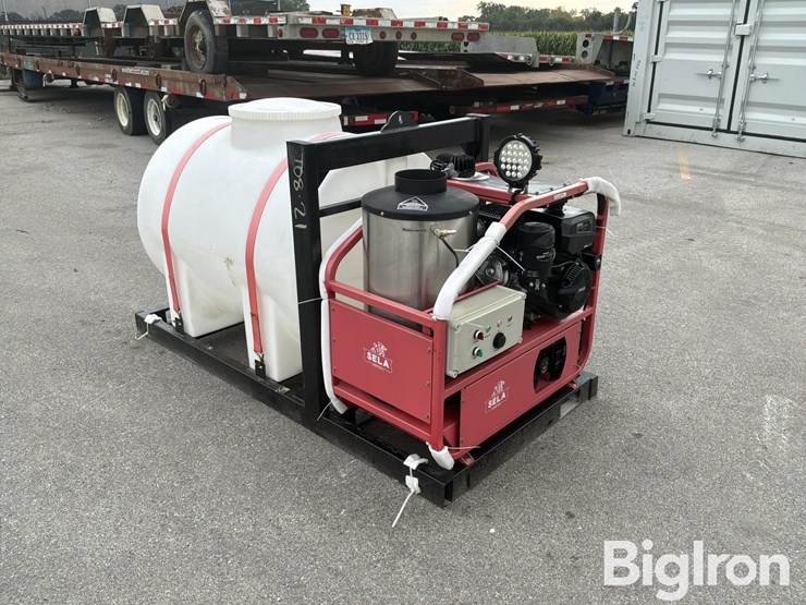 2025-massey-ferguson-730-image-1