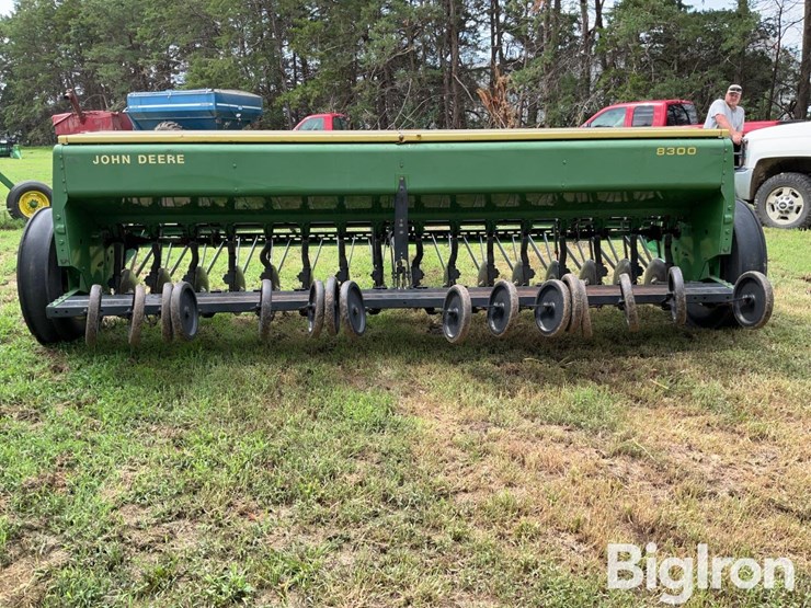 john-deere-8300-image-6