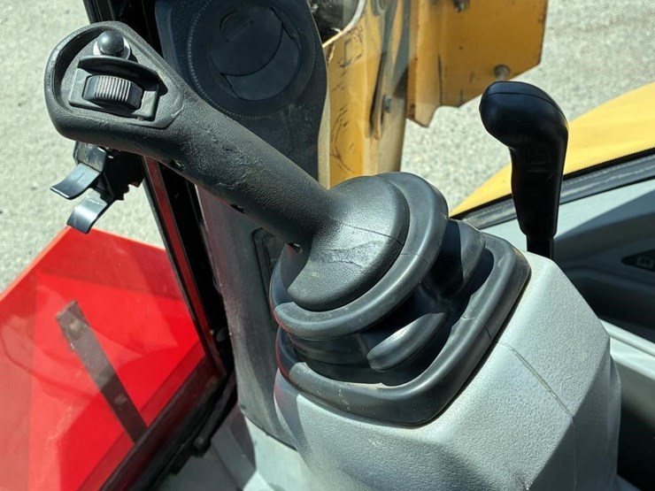2008-caterpillar-420e-image-38