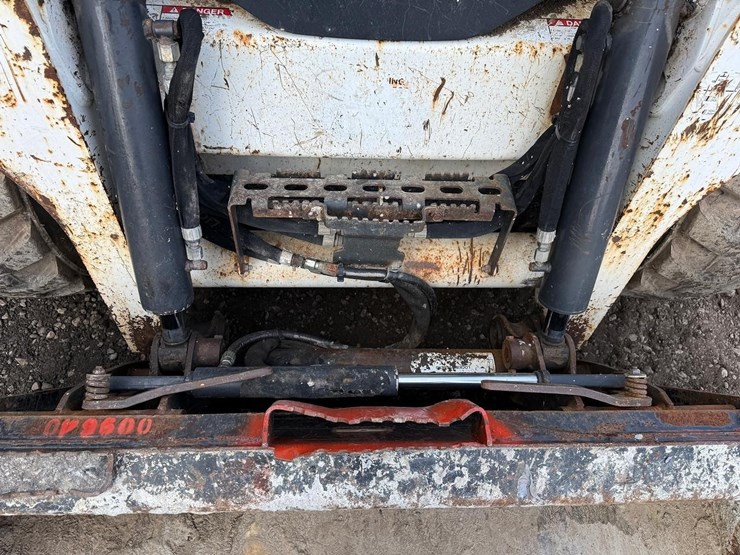 2017-bobcat-s590-image-10