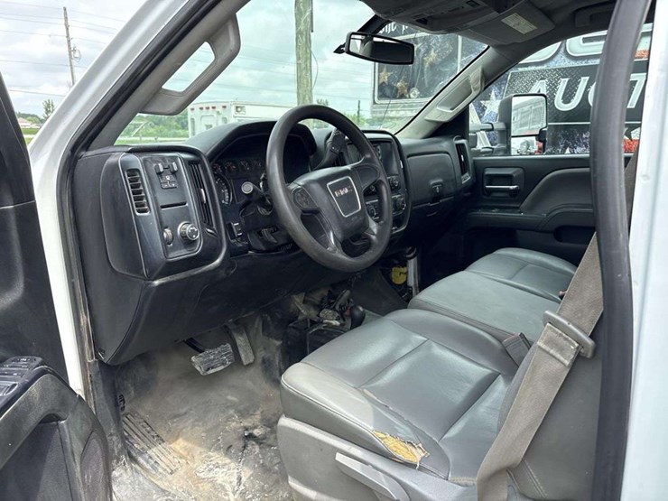 2015-gmc-k3500-image-7