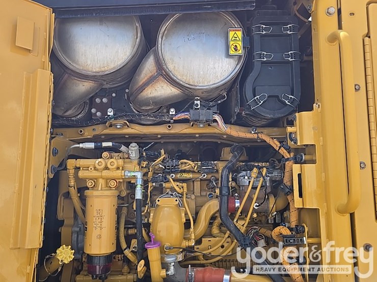 2016-caterpillar-140m3-awd-image-51